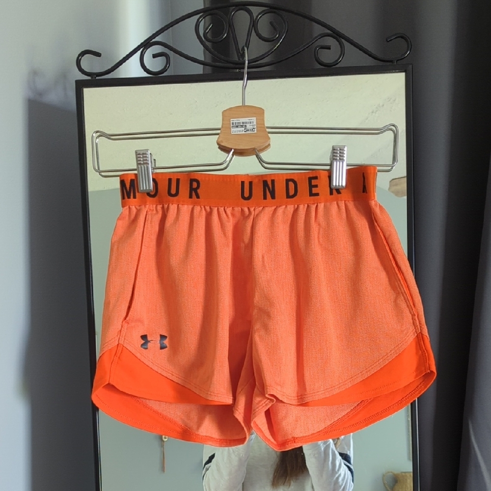 Under Armour Size XS Orange Athletic Shorts